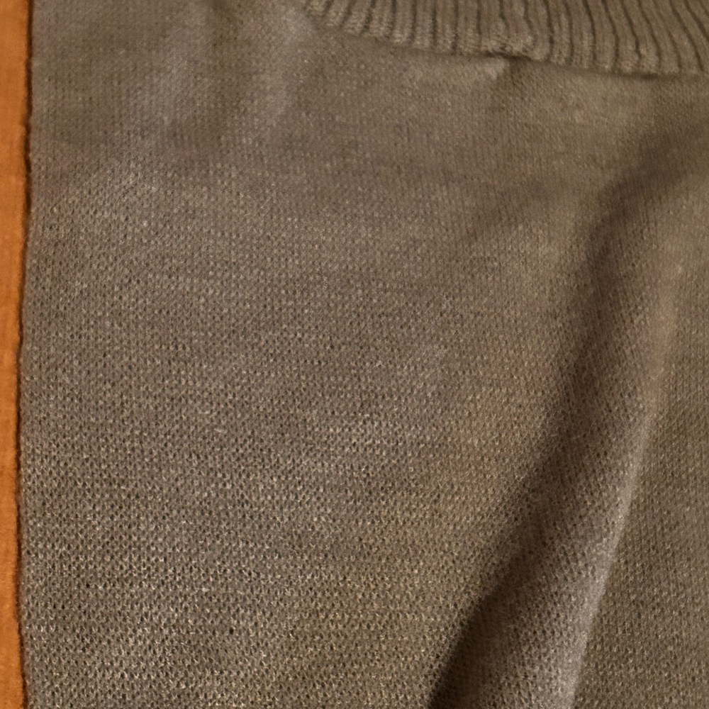 Neiman Marcus Japanese Green Acrylic Turtlneck Top - Picture 3 of 5